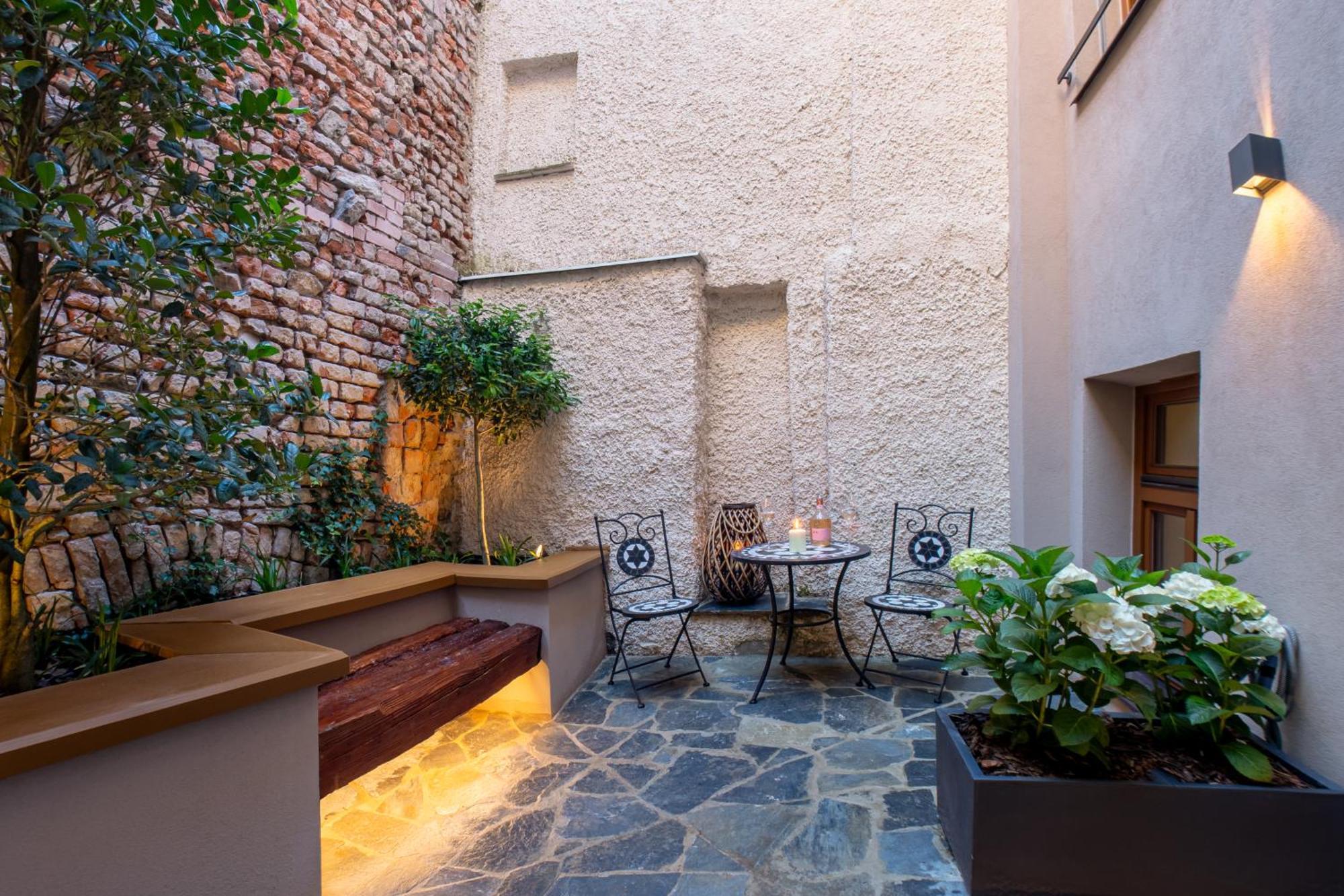 White Wolf Boutique Apartments Ołomuniec Zewnętrze zdjęcie