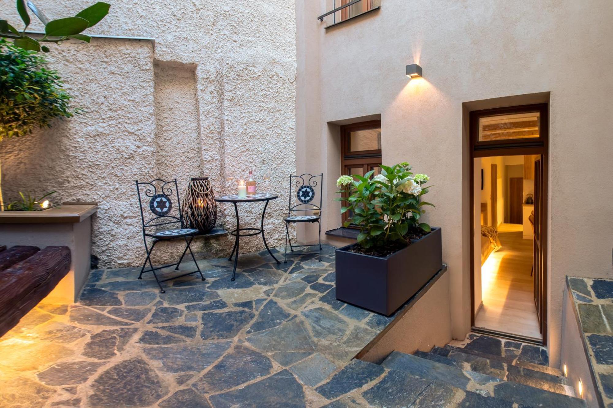 White Wolf Boutique Apartments Ołomuniec Zewnętrze zdjęcie